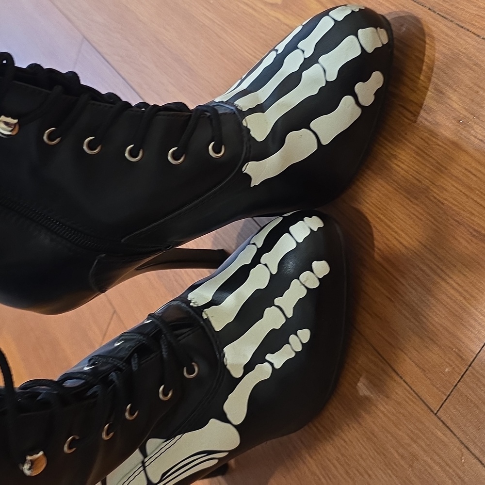 Skeleton Design Black Knee-High Boots - Picture 4 of 6